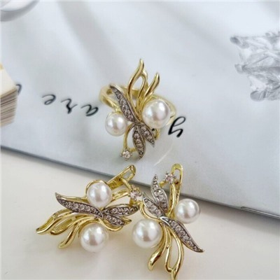 Комплект ювелирной бижутерии Итальянское золото (покрытие желтое 14к), серьги и кольцо, вставка: фианиты и искусственный жемчуг, р-р 19, Уценка, арт. 08.3207 (217.124-19 )