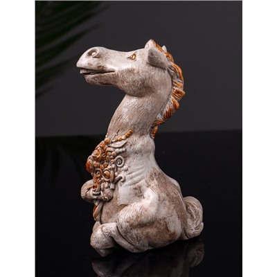 Фигурка гипс «Конь с букетом», 11 см, бежевая