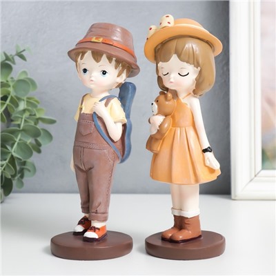 Фигурка полистоун «Мальчик с гитарой или Девочка с мишкой и в шляпке», 6×6×18.5 см, МИКС