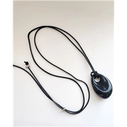 Кулон на шнурке