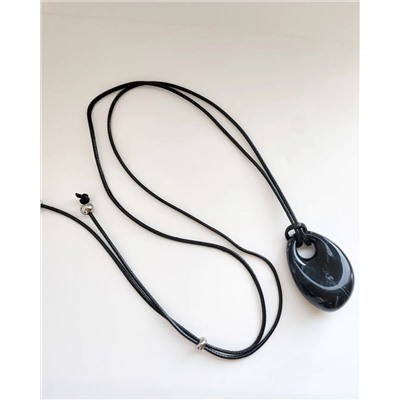 Кулон на шнурке