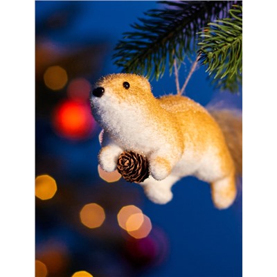 Ёлочная игрушка «Белка с шишкой» 4.5×20 см, бежевый