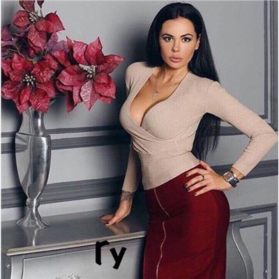 Кофта декольте