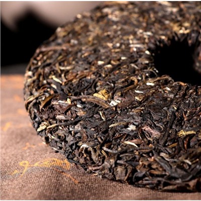 Чай зелёный китайский выдержанный «Шен Пуэр. Chuanshì yìnjì», 2017 г, блин, 357 г