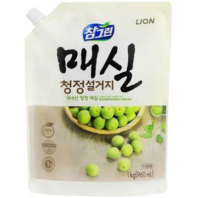 LION CHARM Green Средство для мытья посуды, овощей и фруктов (Японский абрикос) 1000 г