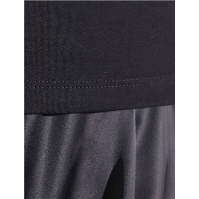 Нарядная футболка с золотистым принтом