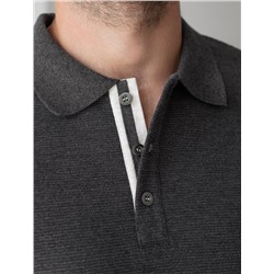 Лонгслив из мягкого фактурного трикотажа с плетеным воротником поло на пуговицах