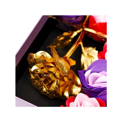 Мыльные розочки цветных оттенков и золотая роза, набор