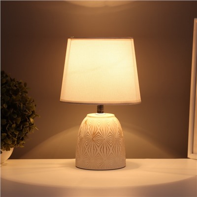 Лампа настольная «Калейдоскоп» 1×40 Вт Е14 белый 20×20×34 см