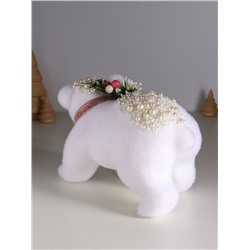 Фигурка «Белый мишка с еловым венком в бусинках», 13×23×13 см