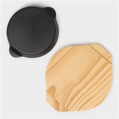 Сковорода «Круг с ручками», d=15.5 см, чугун, на деревянной подставке