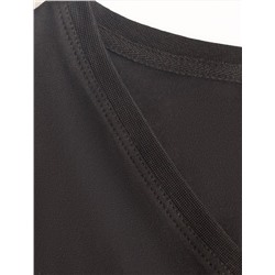 Базовая футболка из премиального хлопка с V образным вырезом