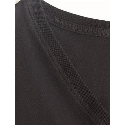 Базовая футболка из премиального хлопка с V образным вырезом