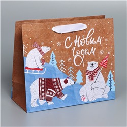 Пакет подарочный новогодний крафтовый «Белые медведи», ML 27×23×11.5 см