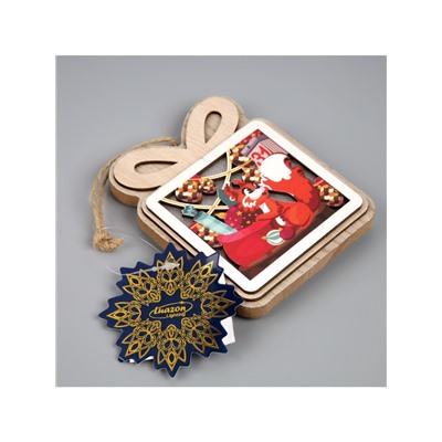 Подвеска световая «Белочка с подарками», 11×9 см, от батареек LR41×3, свечение тёплое белое