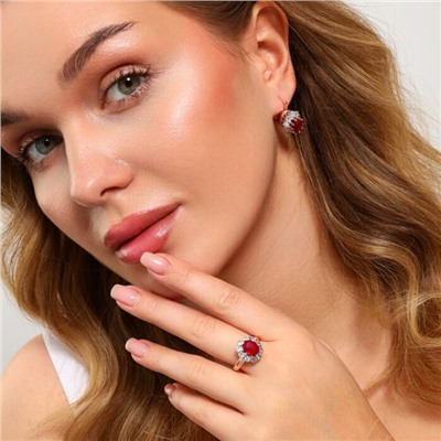 Комплект ювелирной бижутерии коллекция "Дубай" серьги и кольцо 17 р, покрытие позолота, вставка: фианиты, цвет: прозрачный и красный, арт.213.966-17