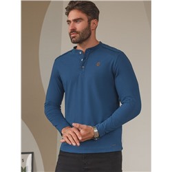 Тонкий лонгслив с круглым воротом на пуговицах из премиального хлопка с эластаном