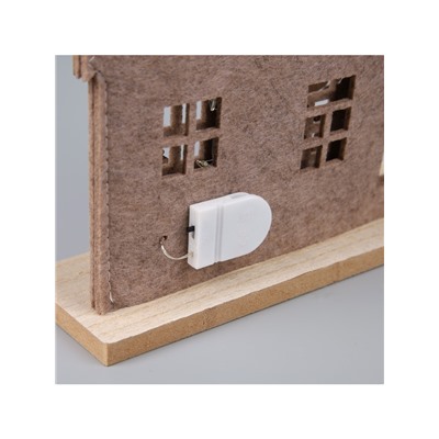 Фигура деревянная «Изба с оленями», 20×6×25 см, 5 LED, батарейки CR2032×1 (в комплекте), свечение теплое белое