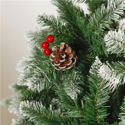 Искусственная ёлка с инеем «Зимнее волшебство. Ягодка», 180 см, 780 ПВХ веток на крючках