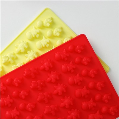 Форма для мармелада Доляна «Дино», силикон, 19×11,7 см, 48 ячеек (1,9×1 см), цвет МИКС