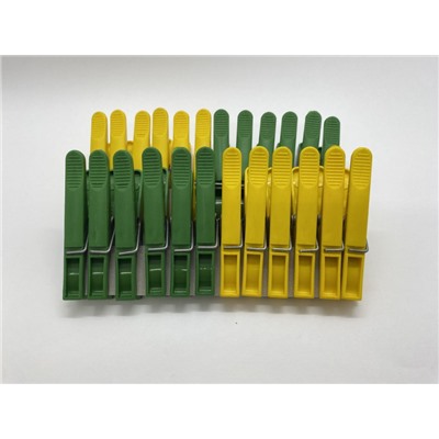 Прищепки пластмассовые зелено-желтые 24 шт/уп.