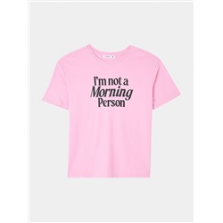 Свободная футболка с надписью розовый