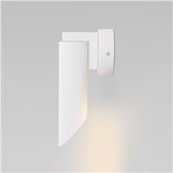 Настенный светильник с металлическим плафоном 40037/1 белый