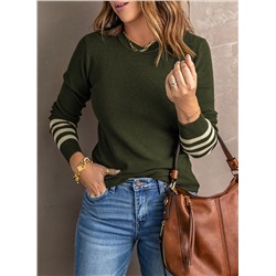 Зеленый свитер с длинным рукавом в полоску