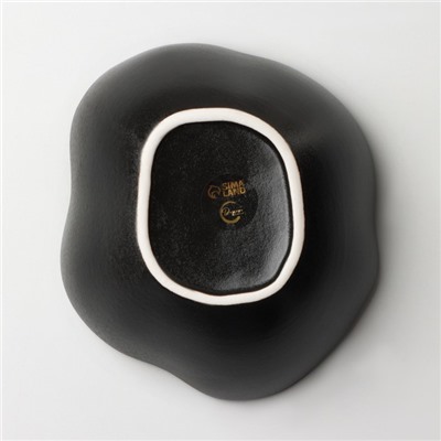 Салатник керамический неровный край «Чёрная», 600 мл, 17 см, цвет чёрный