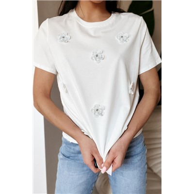 White Flower Applique Round Neck T-shirt