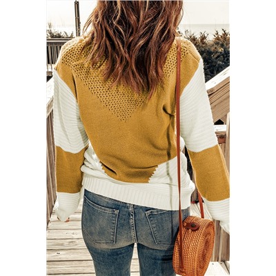 Бело-желтый свитер в стиле колорблок
