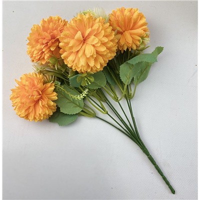Хризантема оранжевая букет 4головы 35см с зеленью