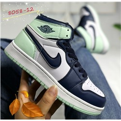 Женские кроссовки 8058-12 бело-зеленые с темно-синим