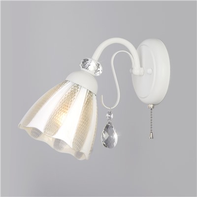 Настенный светильник со стеклянным плафоном 30155/1 белый