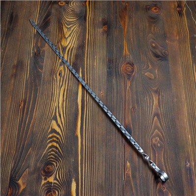 Шампур с ручкой-кольцом, рабочая длина - 70 см, ширина - 10 мм, толщина - 3 мм с узором