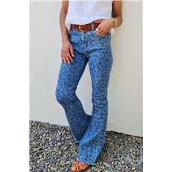 Голубые расклешенные джинсы с леопардовым принтом и высокой талией