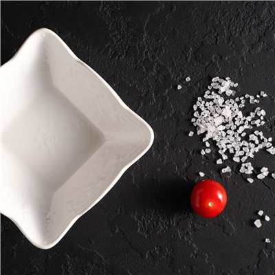Салатник фарфоровый Доляна «Сьюзен», 200 мл, 11×11 см, цвет белый