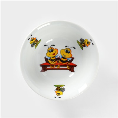 Набор фарфоровой посуды «Пчёлы», 3 предмета: кружка 200 мл, салатник 350 мл, тарелка мелкая d=16,5 см, рисунок МИКС