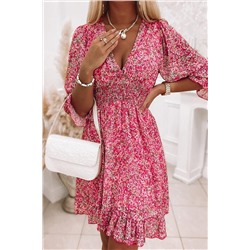Розовое платье с цветочным принтом и сборками