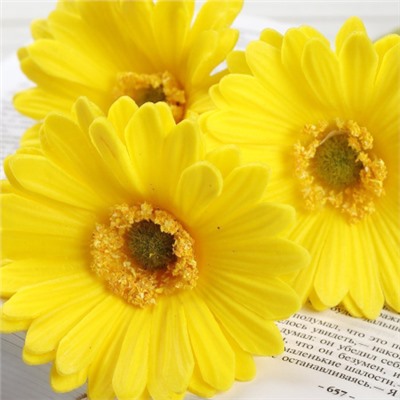 Цветок искусственный Гербера 43 см желтый / 1501 /уп 56/560/ латэкс