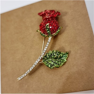 Брошь Роза с камнями в позолоте, цвет красный, зеленый и прозрачный, арт. 748.303