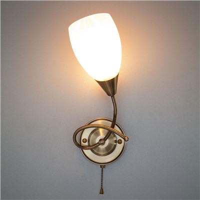 Настенный светильник со стеклянным плафоном 30275/1 античная бронза