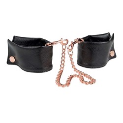 Черные мягкие наручники Entice French Cuffs с цепью