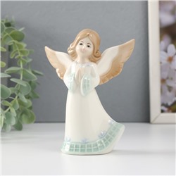 Сувенир керамика "Девочка-ангел в платье с клеткой молится" 9х6х12 см