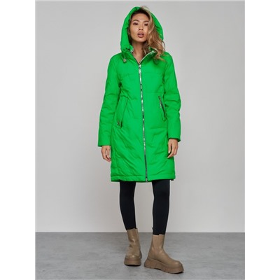Пальто утепленное молодежное зимнее женское зеленого цвета 59122Z