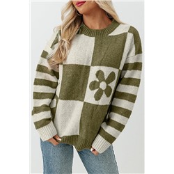 Зеленый свитер в полоску с цветочным узором