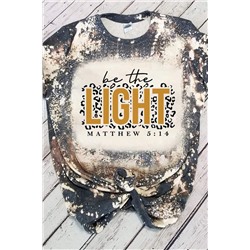 Серая высветленная футболка с надписью: be the LIGHT