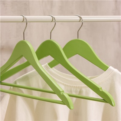 Плечики - вешалки для одежды деревянные LaDо́m Brillant, 44,5×23×1,2 см, 3 шт, цвет зелёный